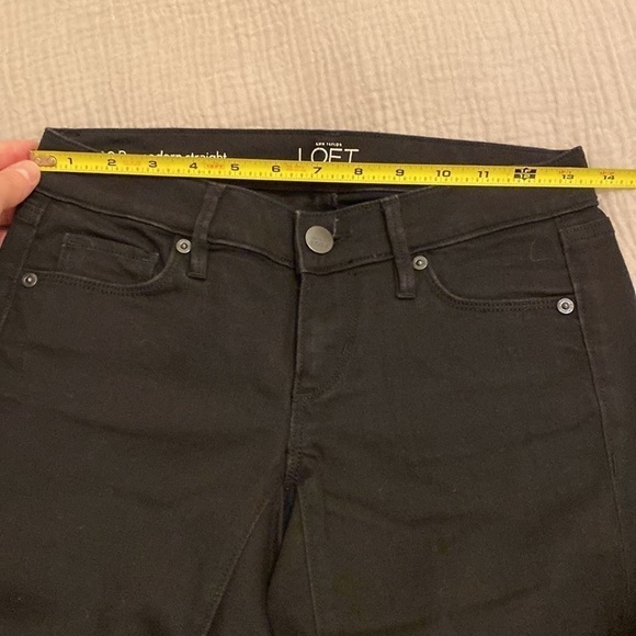 Ann Taylor Loft Loft black modern straight jeans.              Size 24 - Picture 5 of 10